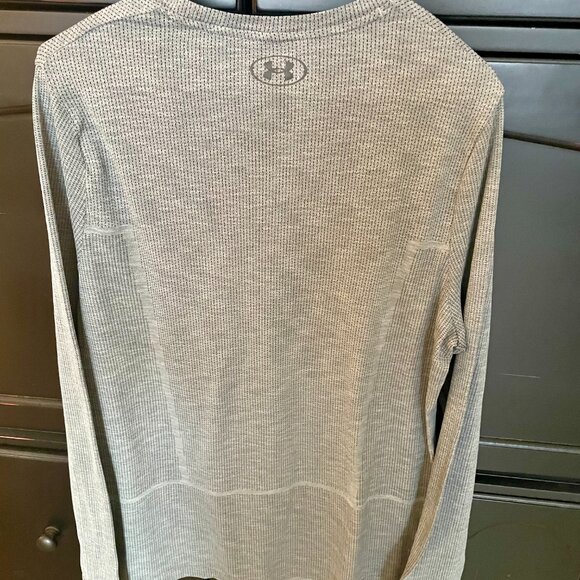 Under Armour Men's Long Sleeve Shirt thin vented size L - Picture 2 of 3